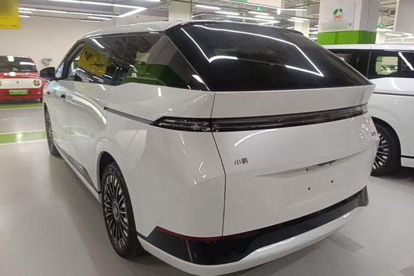 XPeng X9 2025, 12800 км, за 39317 USD - фото 20