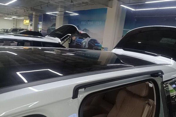 XPeng X9 2025, 12800 км, за 39317 USD