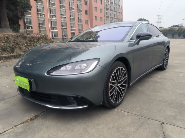 Y6 2024 720 km All-Wheel Drive Luxury Edition