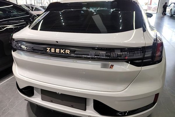 Zeekr 001 2021, 45000 км, за 21913 USD