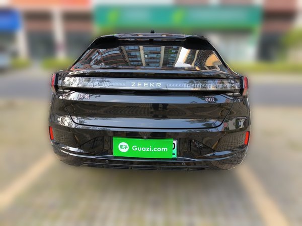 Zeekr 001 2022, 39600 км, за 21469 USD