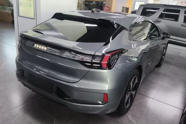 Zeekr 001 2022, 31900 км, за 22494 USD