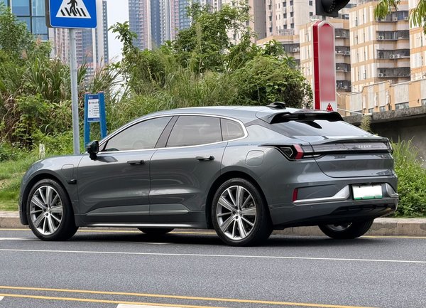 Zeekr 001 2022, 91500 км, за 19272 USD