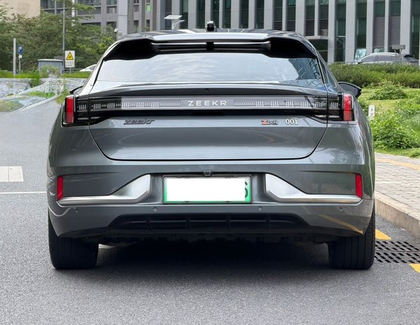Zeekr 001 2022, 91500 км, за 19272 USD