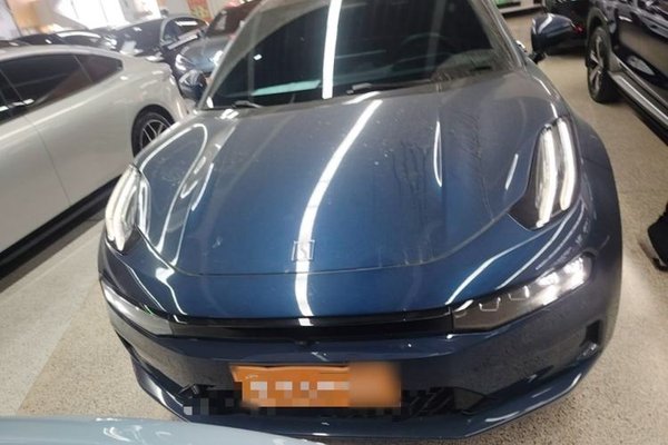 Zeekr 001 2023, 33000 км, за 25115 USD