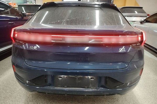Zeekr 001 2023, 33000 км, за 25115 USD