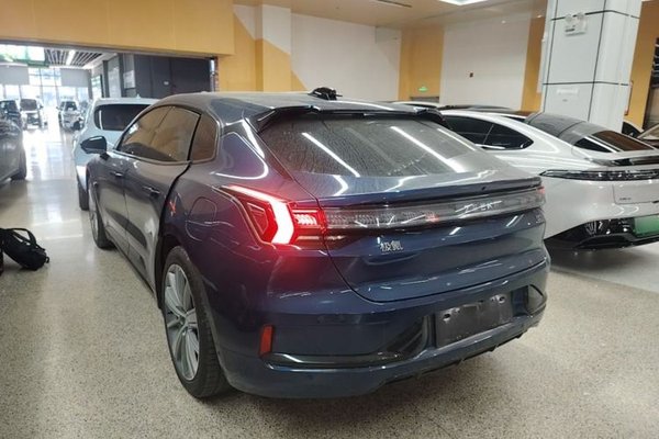 Zeekr 001 2023, 33000 км, за 25115 USD
