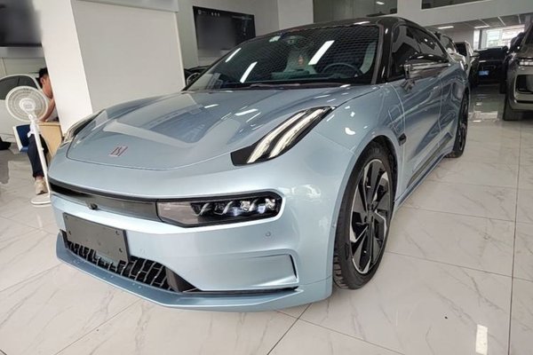 Zeekr 001 · 2023 год