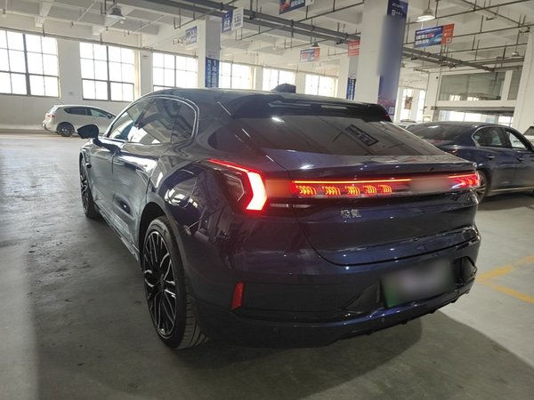 Zeekr 001 2023, 68200 км, за 27216 USD