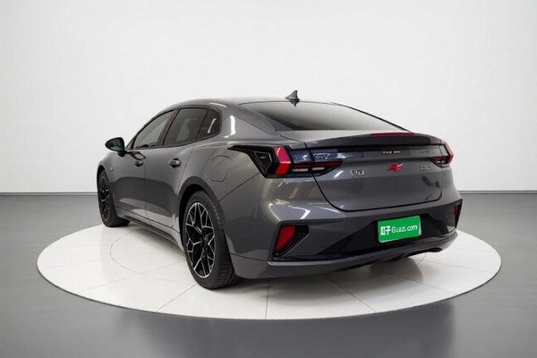 Zeekr 001 2024, 28800 км, за 29161 USD