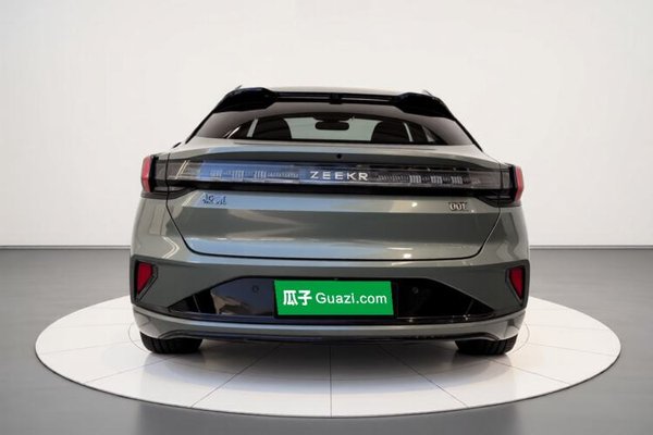 Zeekr 001 2024, 28800 км, за 29161 USD