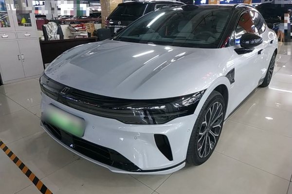 Zeekr 007GT · 2025 год
