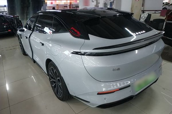 Zeekr 007GT 2025, 17100 км, за 25199 USD