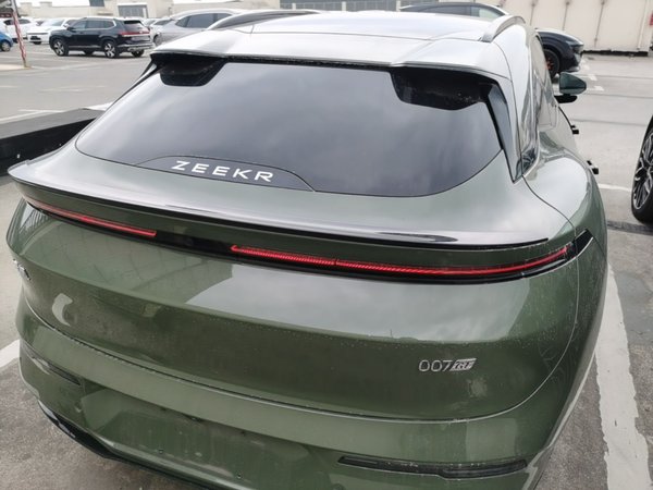 Zeekr 007GT 2025, 12800 км, за 26913 USD