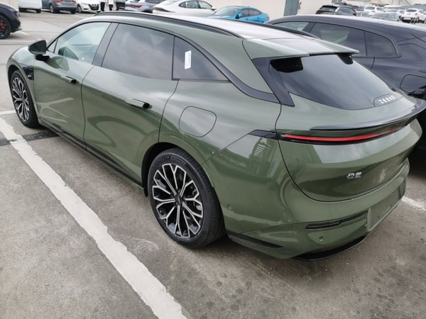 Zeekr 007GT 2025, 12800 км, за 26913 USD