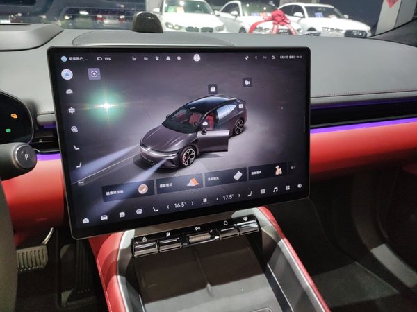 Zeekr 007GT 2025, 31900 км, за 24923 USD