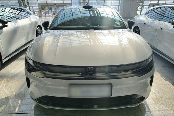 Zeekr 007GT 2025, 11500 км, за 26936 USD