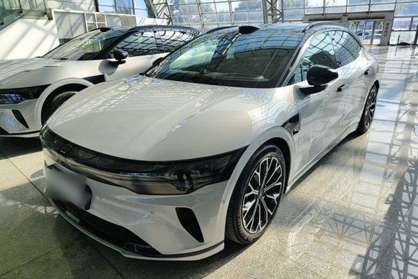Zeekr 007GT · 2025 год