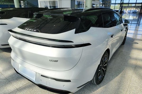 Zeekr 007GT 2025, 11500 км, за 26936 USD - фото 6