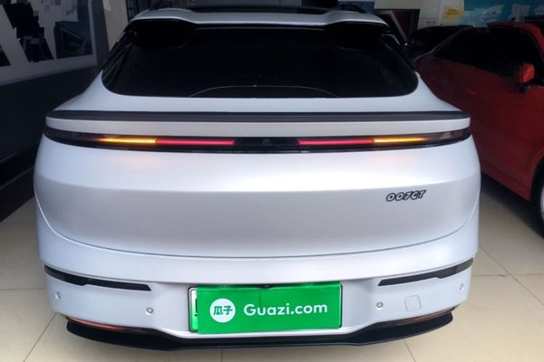Zeekr 007GT 2025, 28700 км, за 30585 USD