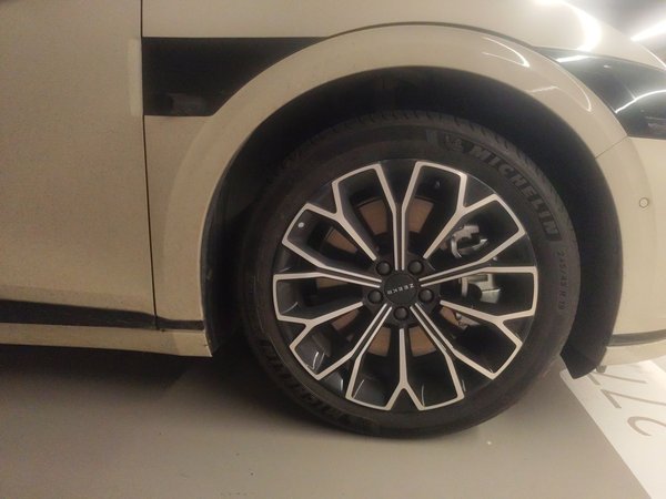 Zeekr 007GT 2025, 6700 км, за 26574 USD - фото 8