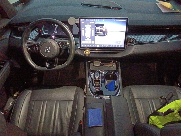 Zeekr 009 2022, 81000 км, за 40893 USD - фото 9