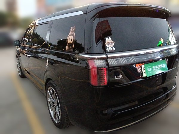 Zeekr 009 · 2022 год