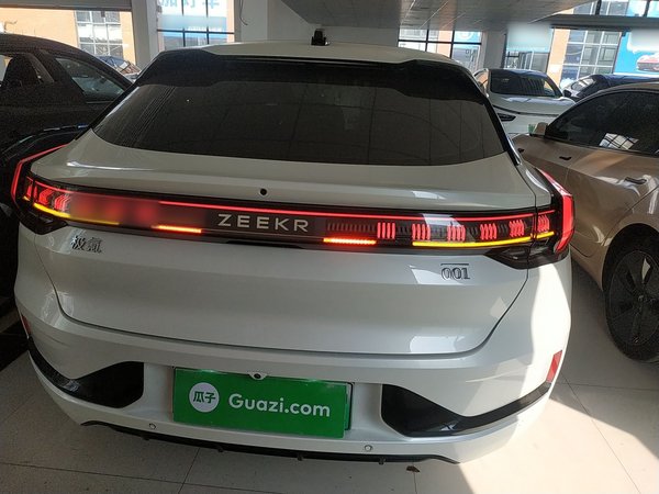 Zeekr 001 2022, 66800 км, за 22145 USD - фото 7