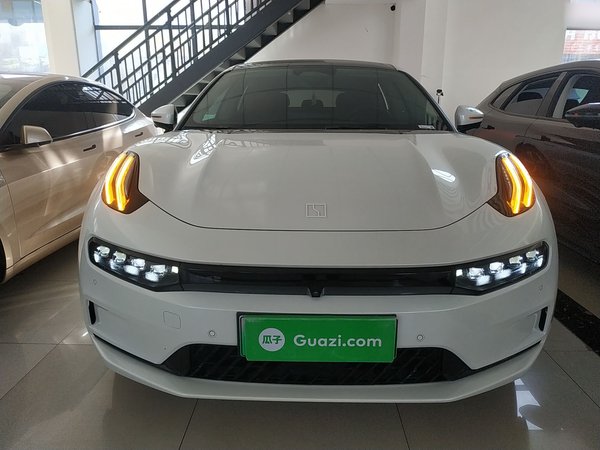 Zeekr 001 2022, 66800 км, за 22145 USD