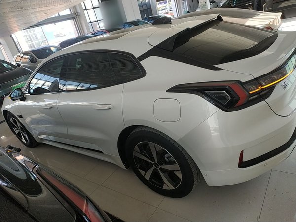 Zeekr 001 2022, 66800 км, за 22145 USD - фото 6