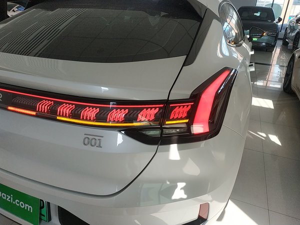 Zeekr 001 2022, 66800 км, за 22145 USD - фото 8