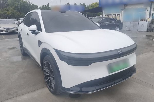 Zeekr 7X 2025, 20600 км, за 25296 USD
