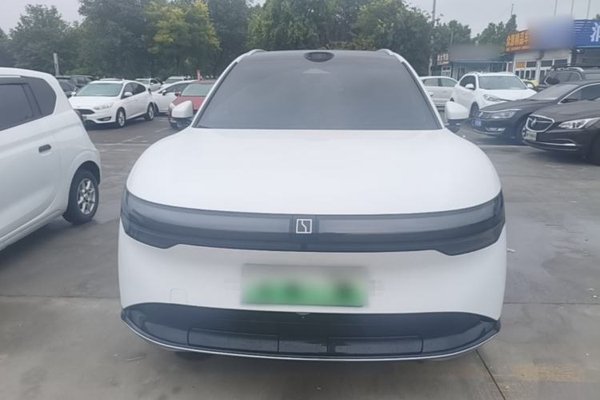 Zeekr 7X 2025, 20600 км, за 25296 USD