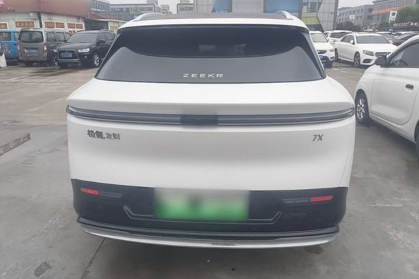 Zeekr 7X 2025, 20600 км, за 25296 USD