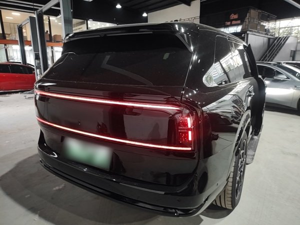 Zeekr 9X 2025, 2600 км, за 87496 USD - фото 6