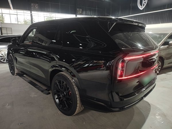 Zeekr 9X 2025, 2600 км, за 87496 USD