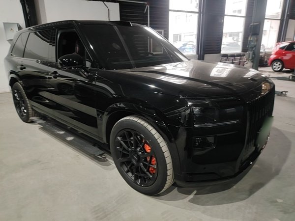 Zeekr 9X 2025, 2600 км, за 87496 USD