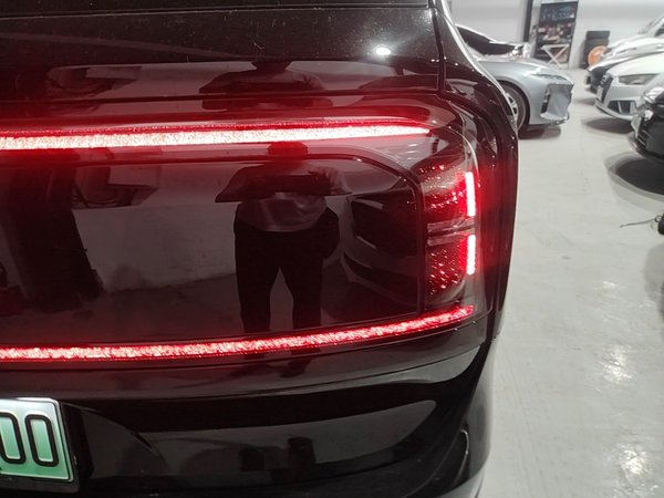 Zeekr 9X 2025, 2600 км, за 87496 USD - фото 23