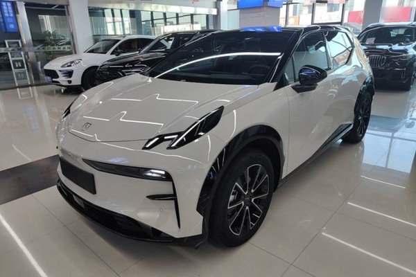 Zeekr X · 2025 год