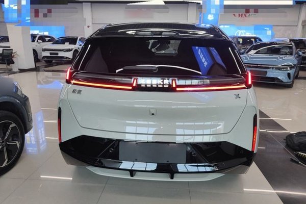 Zeekr X 2025, 3600 км, за 19356 USD