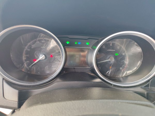 Zotye SR7 2016, 70900 км, за 3945 USD - фото 15