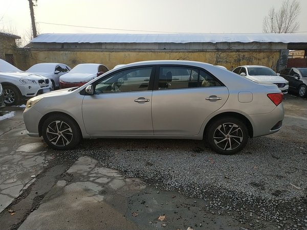 Zotye Z300 2014, 70500 км, за 3932 USD