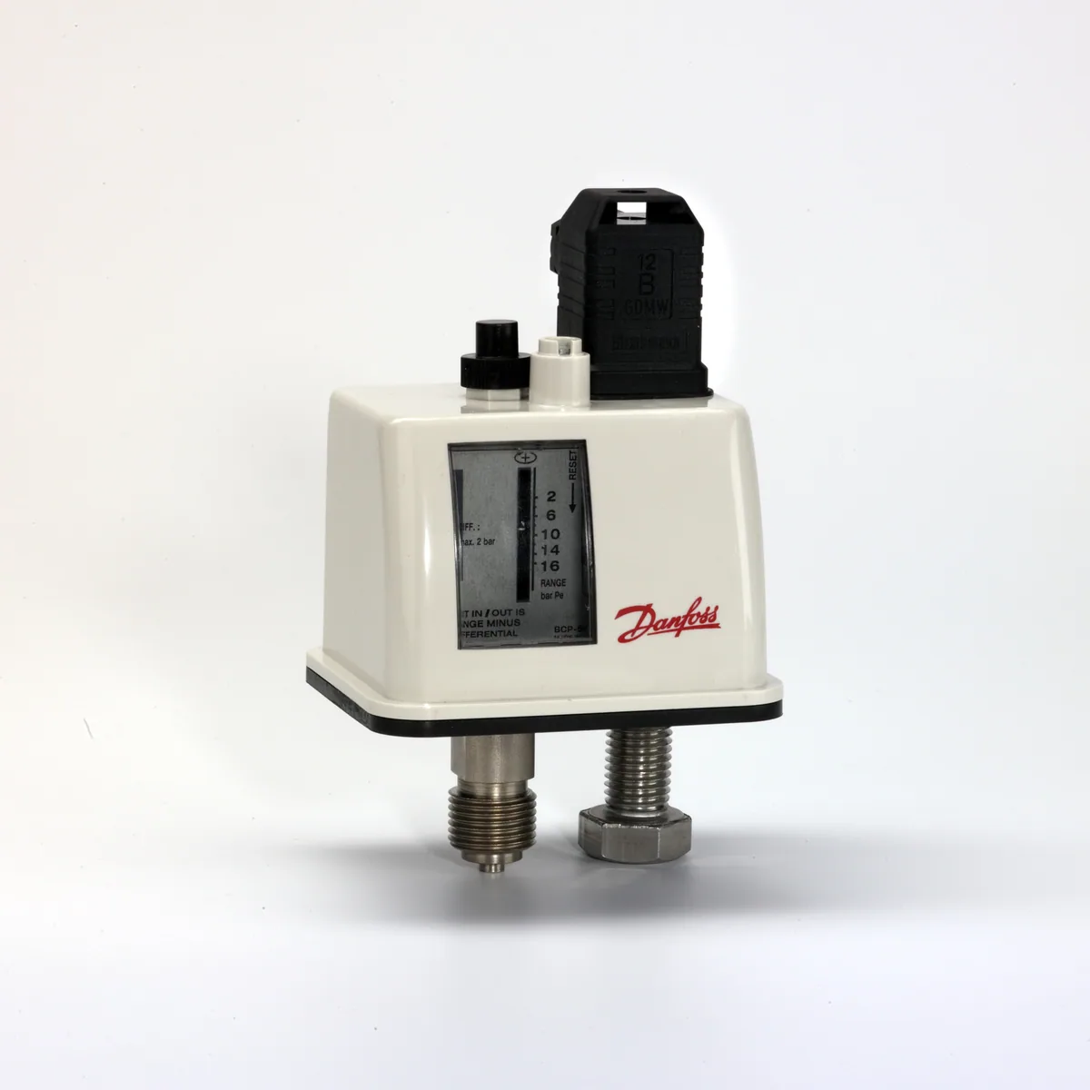 Danfoss 017B0038 — Реле давления BCP3H, диапазон настройки уставки 0-6 бар, дифференциал 0,4 бар, присоединение G 1/2
