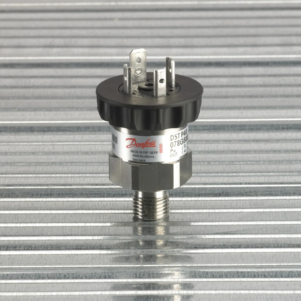Danfoss 078G5008 — Преобразователь (датчик) давления DST P40I, 0-10 бар, выходной сигнал 4-20 мА, присоединение по давлению G1/2, IP 65