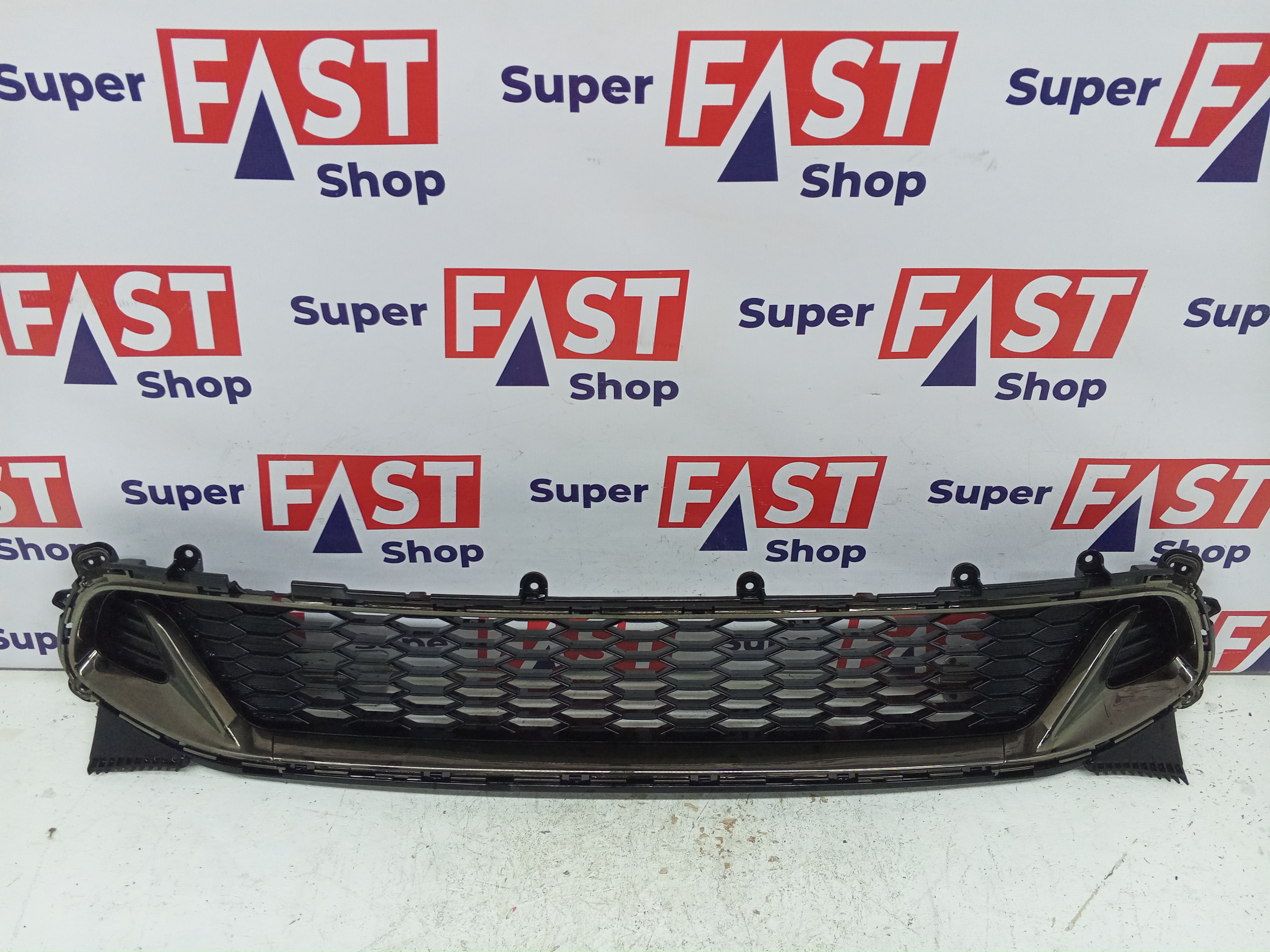 Kia Stinger GT нижняя решетка в передний бампер