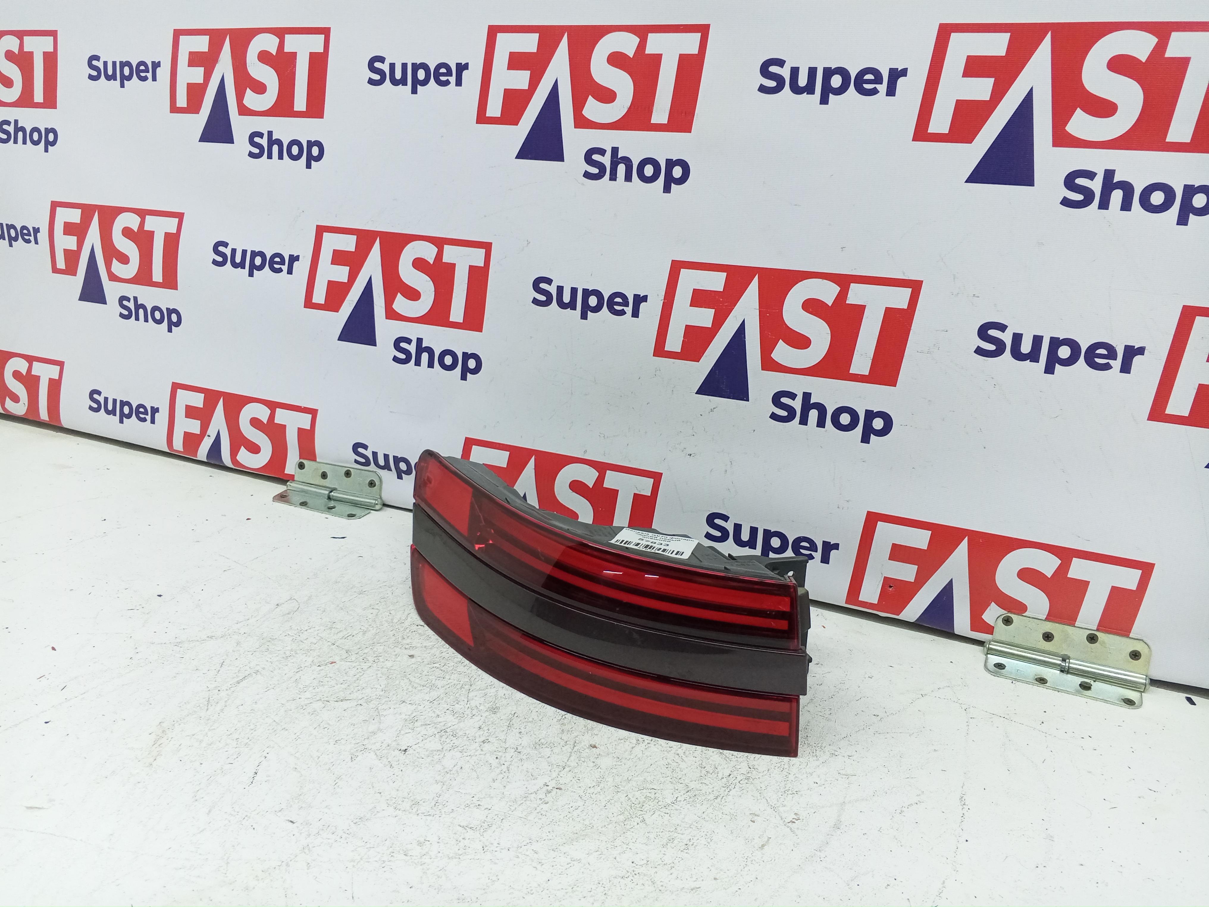 Genesis GV70 фонарь задний левый внешний