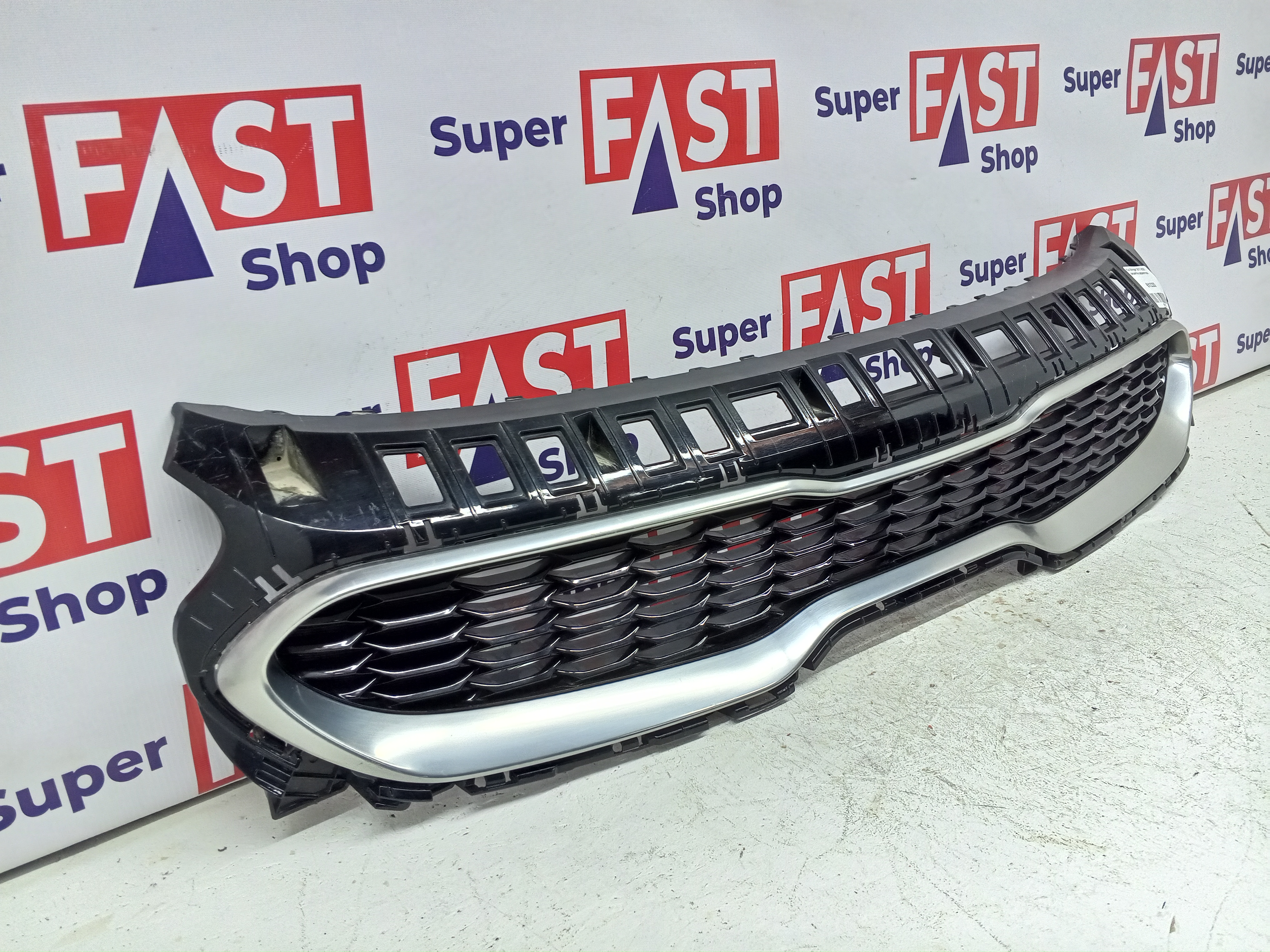 Kia Stinger 2017-2021 решетка радиатора