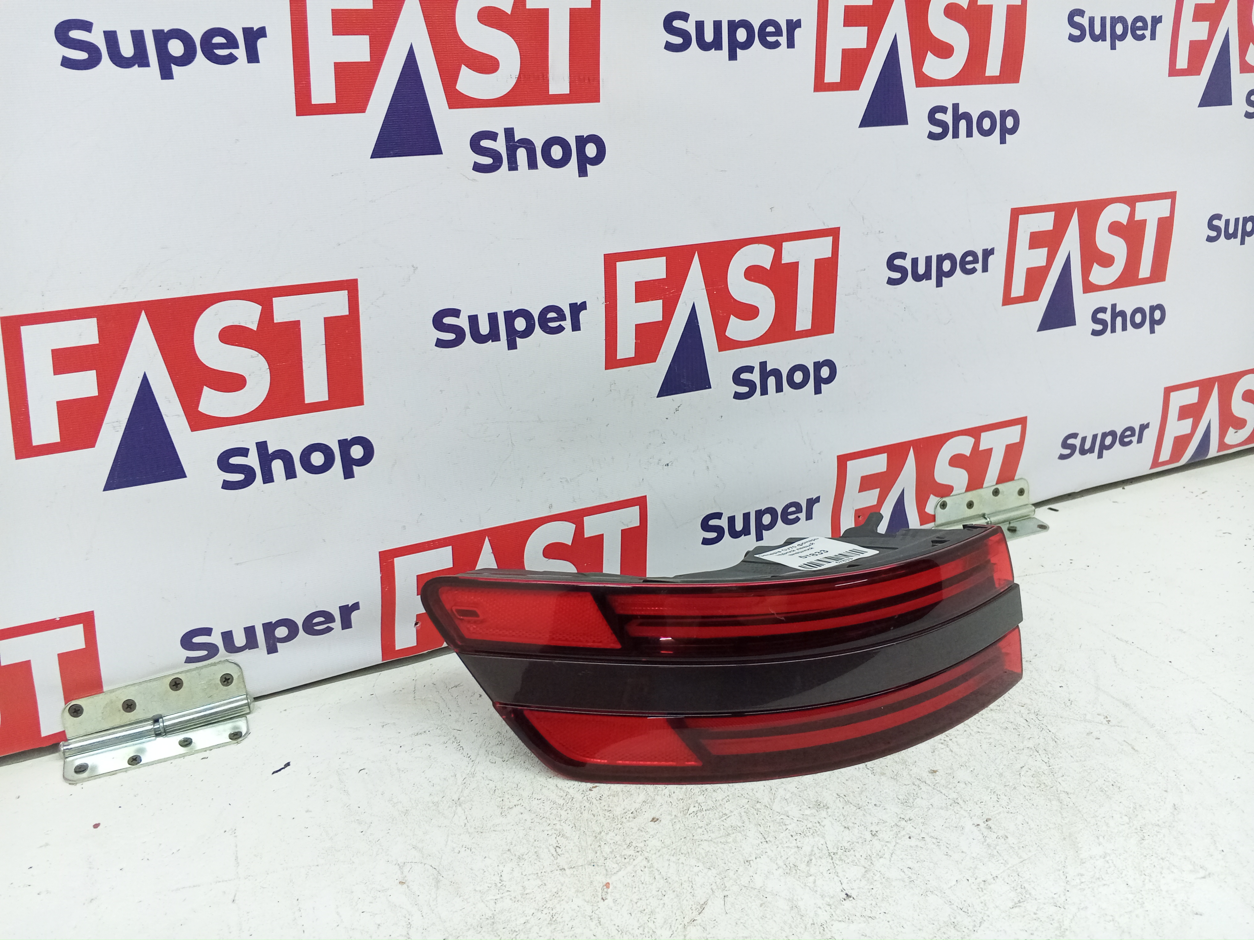 Genesis GV70 фонарь задний левый внешний