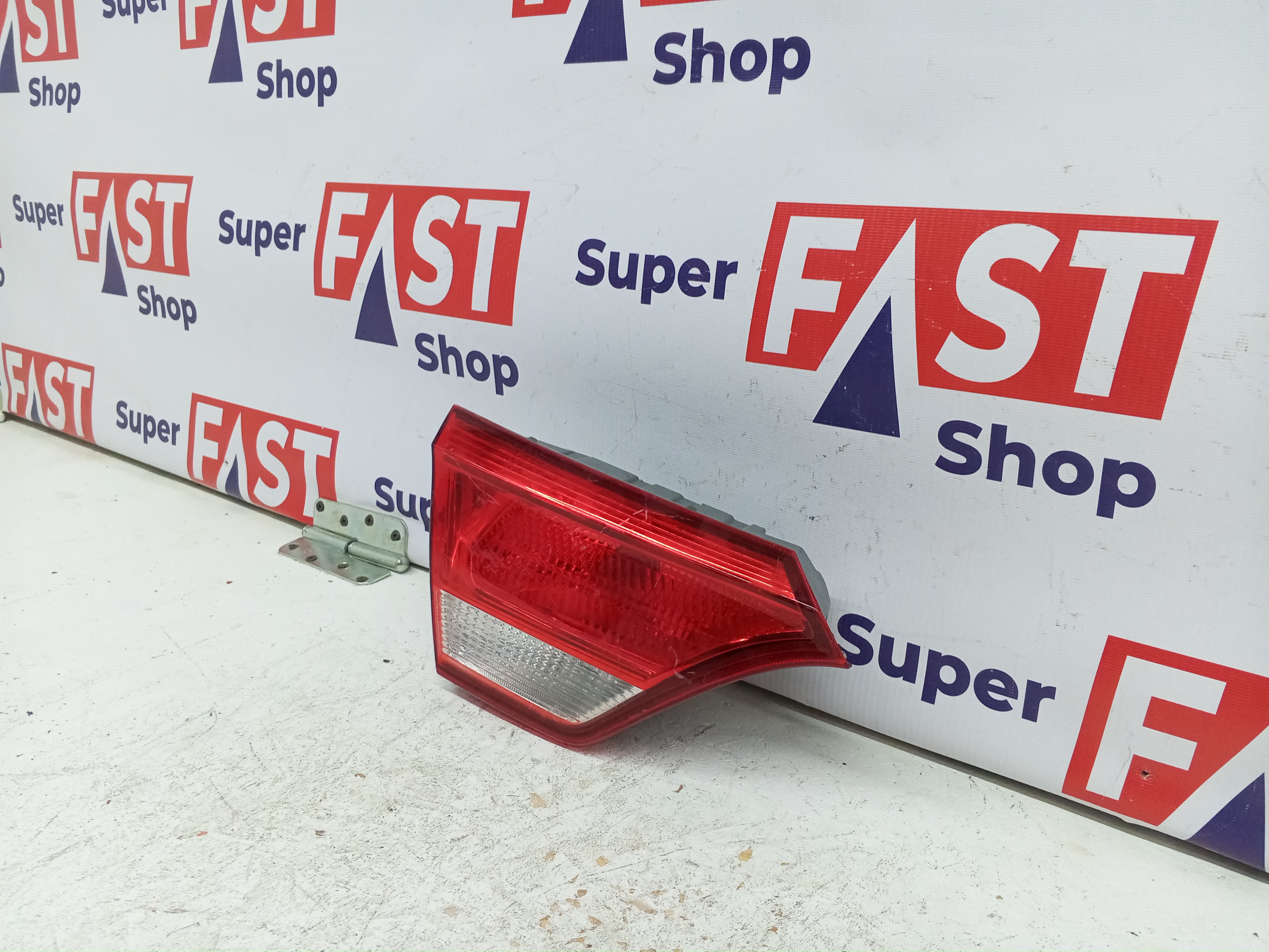 Kia Rio 4 фонарь задний левый галоген в крышку