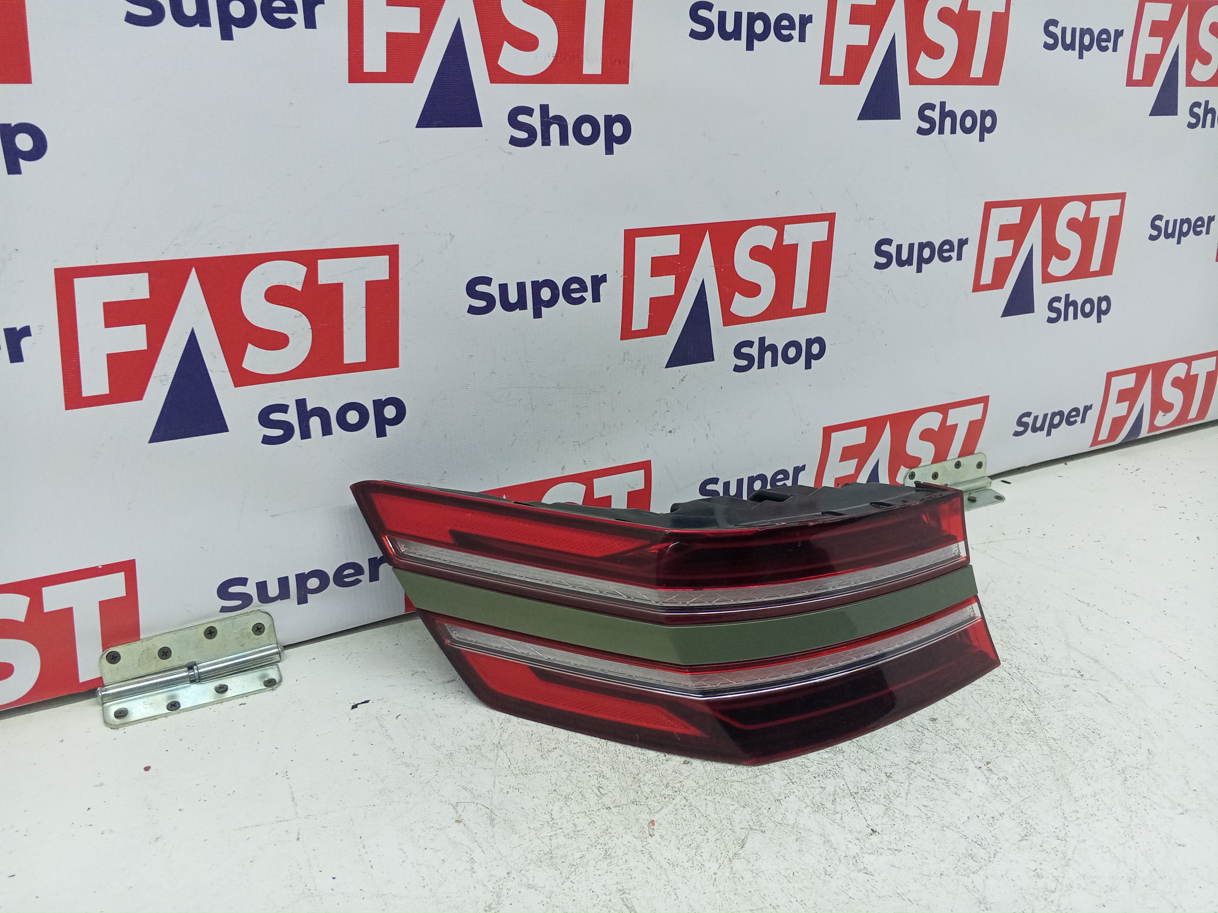 задний левый фонарь Genesis g80 2 дорест